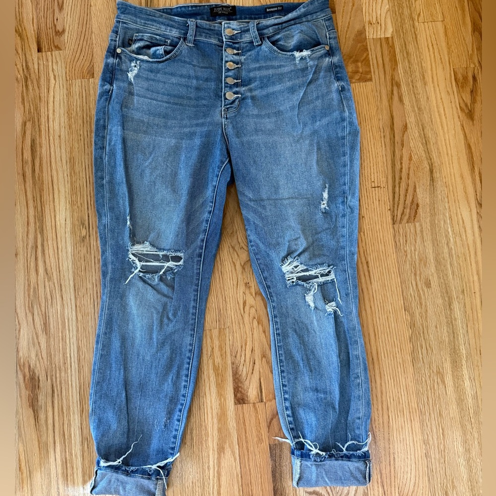 Judy Blue distressed boyfriend jeans